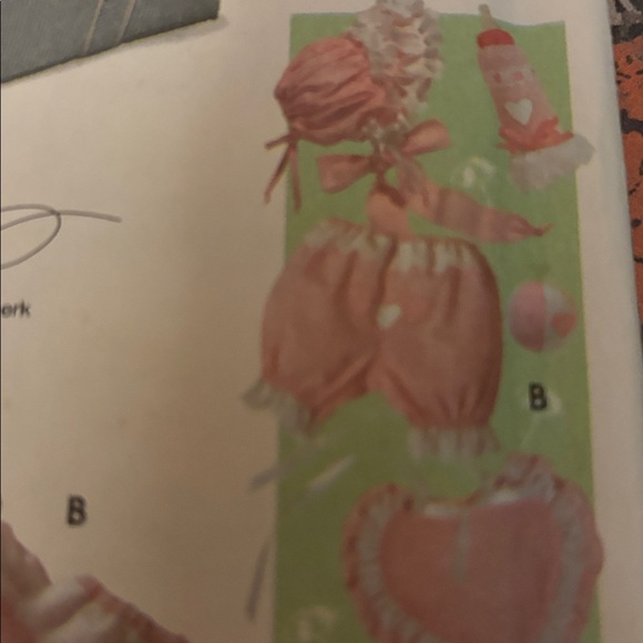 Simplicity Crafts Baby Accessories Pattern - Blue and Pink - Picture 4 of 5